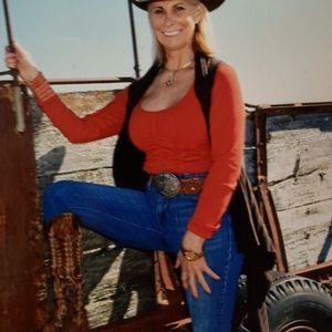 Meet your Posher, Cherie